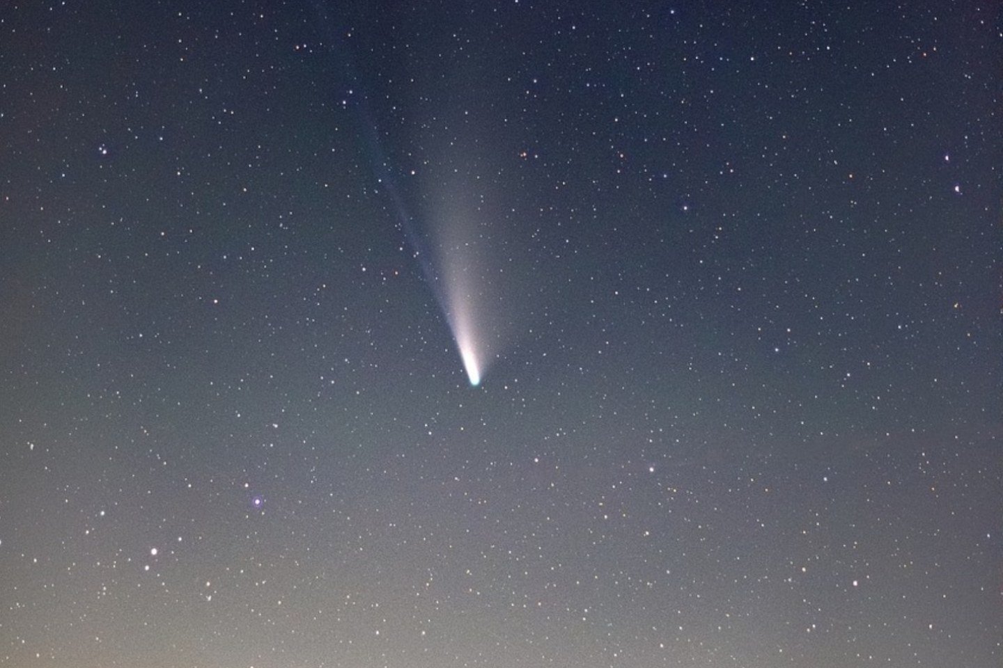 Новости мира / Интересные новости / 4 тысячи лет пути: комета облетит Землю и вернется к Солнцу