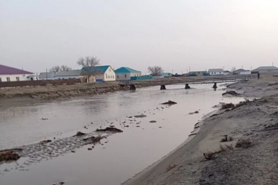 Происшествия в Казахстане и мире / В Атырауской области затопило поселок Сагыз