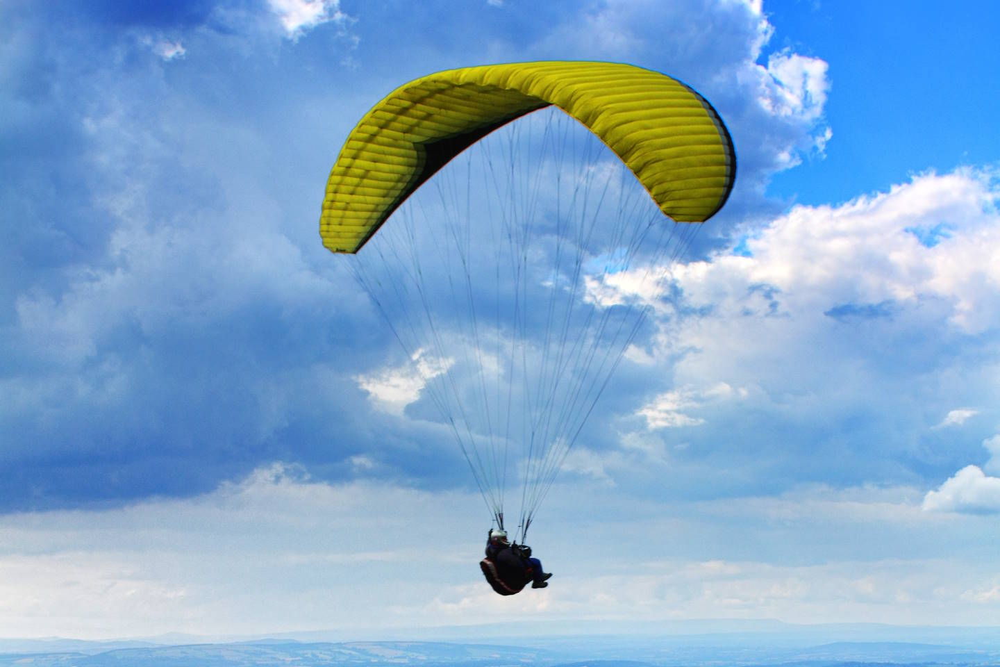 Происшествия в Казахстане и мире / В Астане неудачный прыжок с парашютом привел к гибели человека