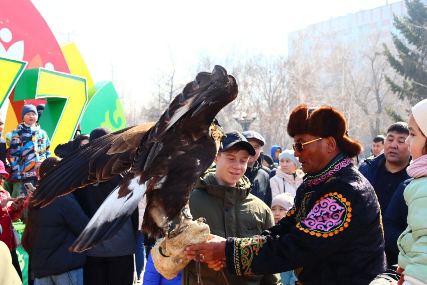 Усть-Каменогорск и ВКО / Өскеменде Наурыз мейрамына орай 100-ден астам шара өтеді