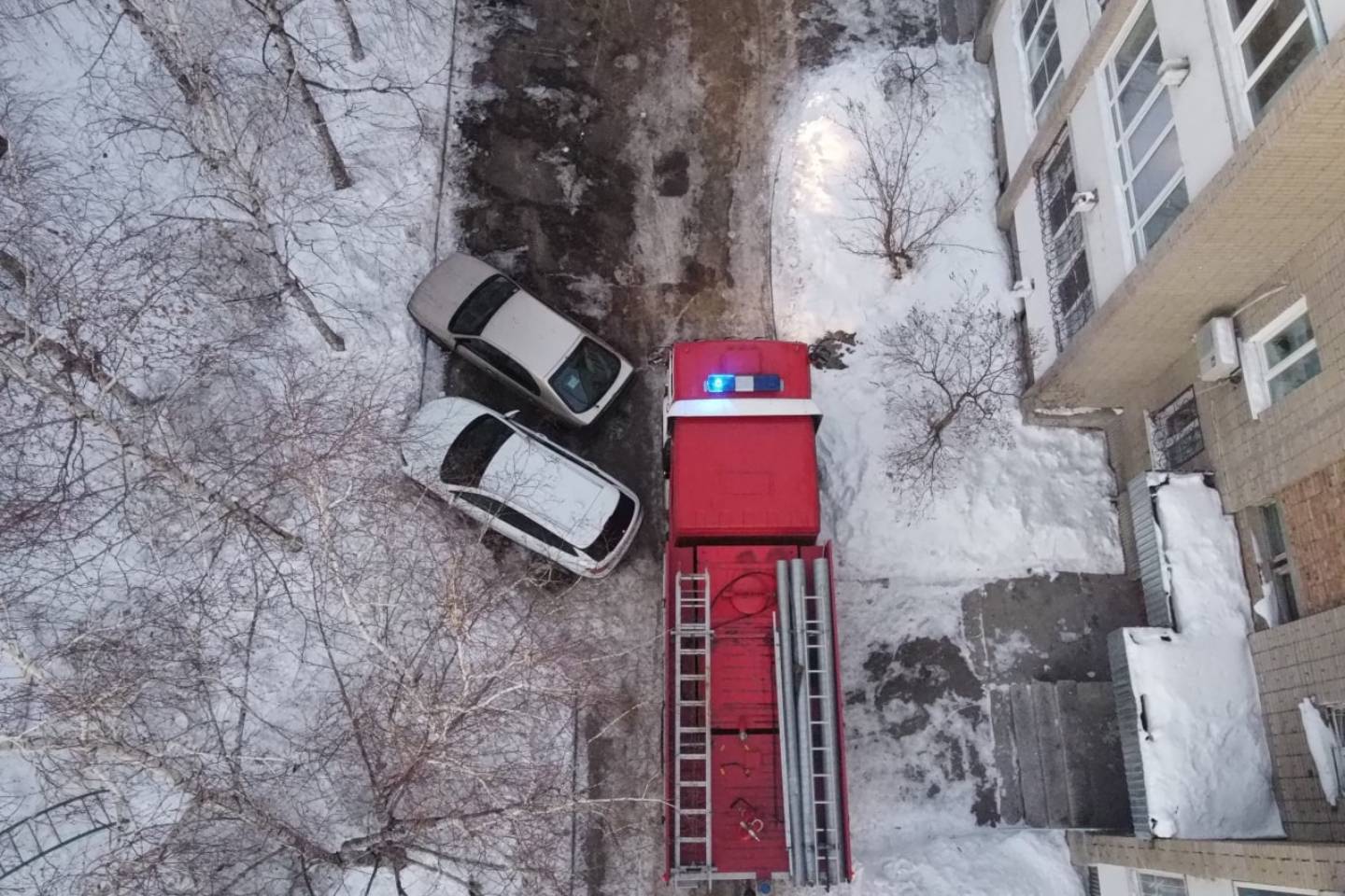 Усть-Каменогорск и ВКО / В каких случаях сотрудники ДЧС ВКО увозят автомобили на эвакуаторе