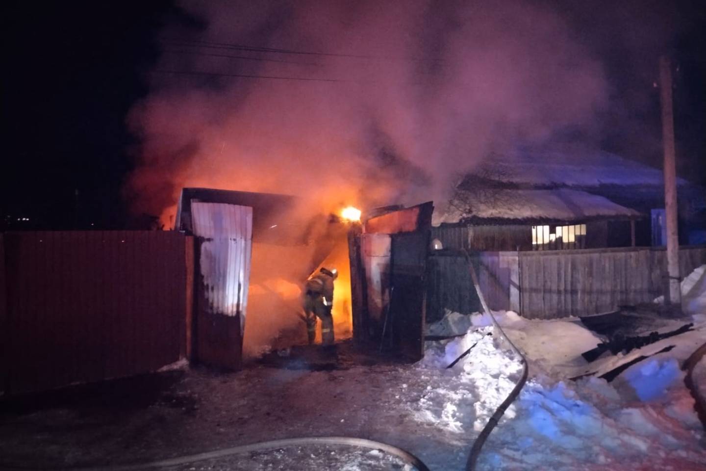 Усть-Каменогорск и ВКО / Девять пожаров ликвидировали спасатели в минувшие выходные в ВКО, есть погибшие
