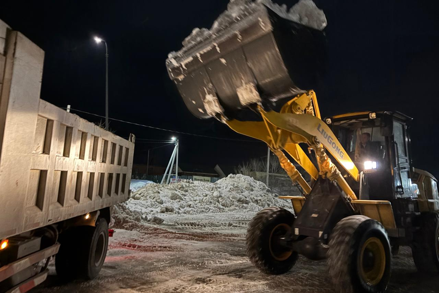 Усть-Каменогорск и ВКО / Усть-Каменогорск / За невывоз снега в Усть-Каменогорске предпринимателей начнут штрафовать Усть-Каменогорск и ВКО / Усть-Каменогорск / За невывоз снега в Усть-Каменогорске предпринимателей начнут штрафовать