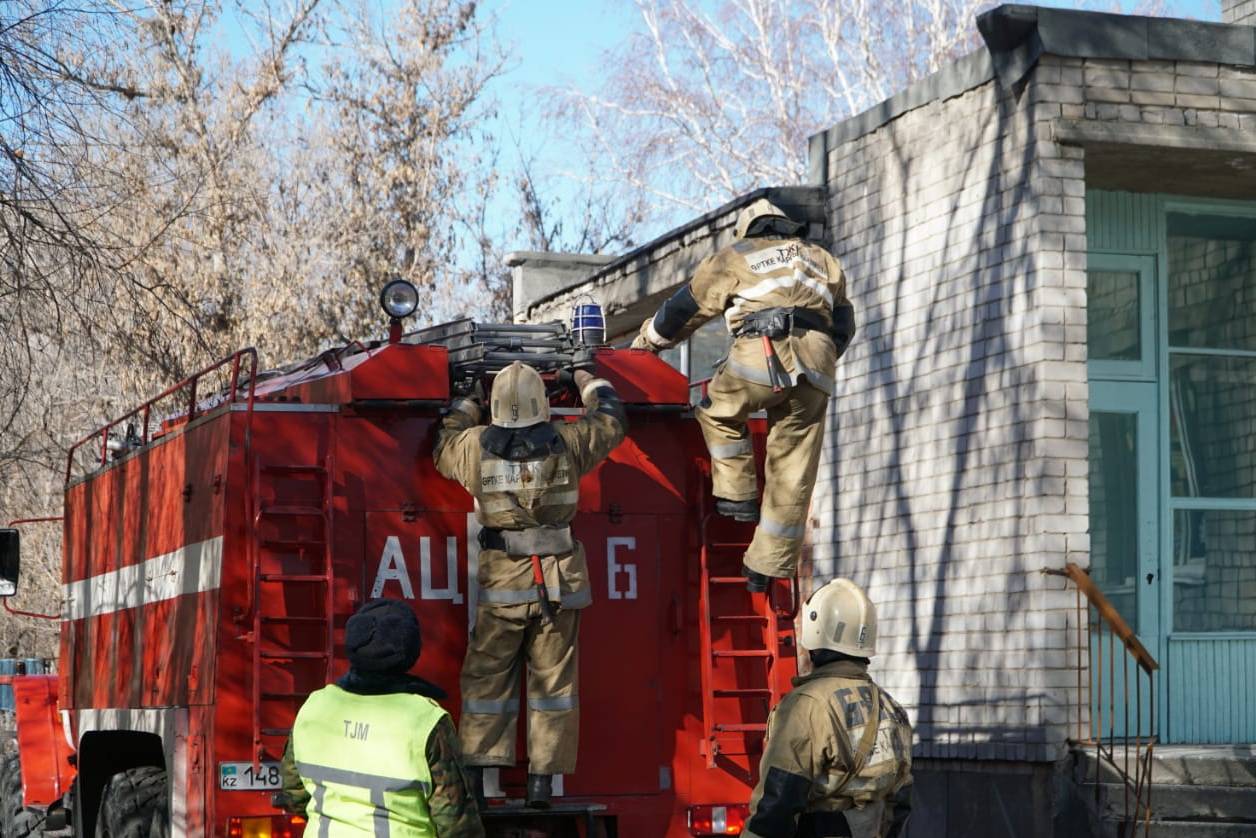 Усть-Каменогорск и ВКО / Спасатели провели инструктаж о действиях при пожаре для незрячих в ВКО