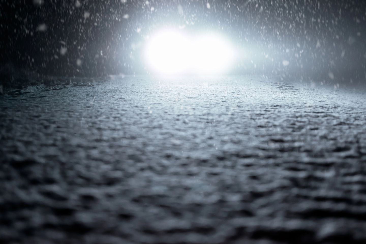 Новости Казахстана / Легковушка застряла в снегу: спасатели МЧС РК пришли на помощь