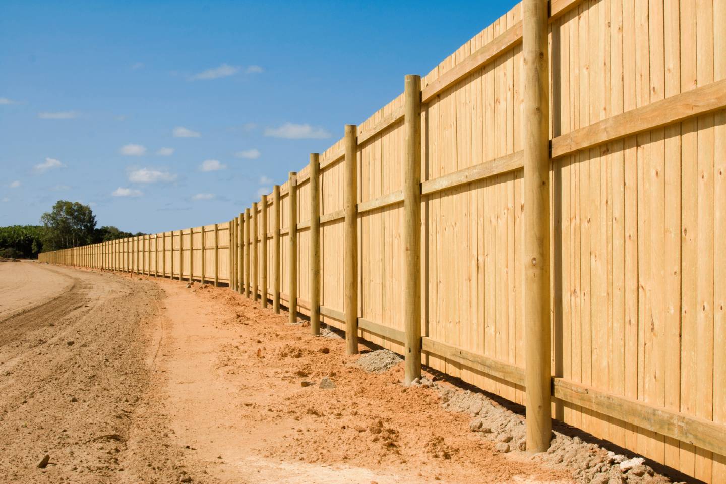 Новости мира / Политика в мире / Литва планирует построить забор по всему периметру границы с Белоруссией
