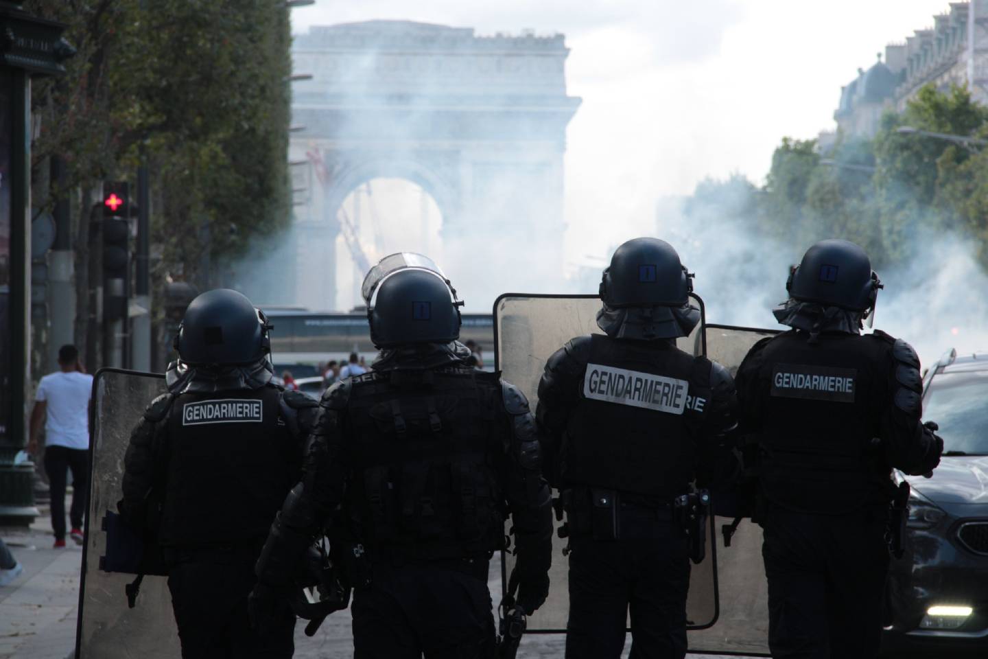 Новости мира / Интересные новости / Во Франции продолжаются протесты