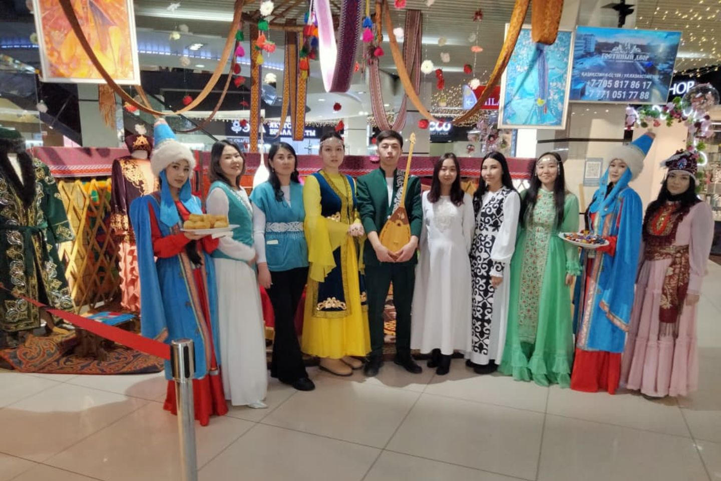 Усть-Каменогорск и ВКО / Усть-Каменогорск / Душевно и гостеприимно встречал гостей в Наурыз ТК "Император"