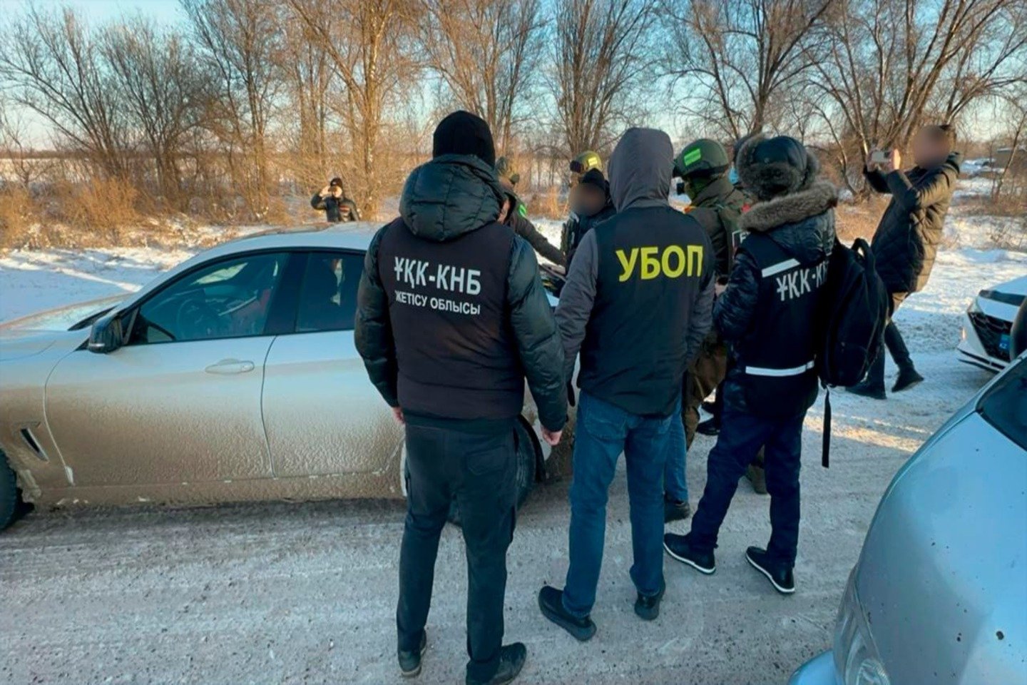 Происшествия в Казахстане и мире / ДТП / Молодая женщина в ВКО не справилась с управлением автомобилем и погибла
