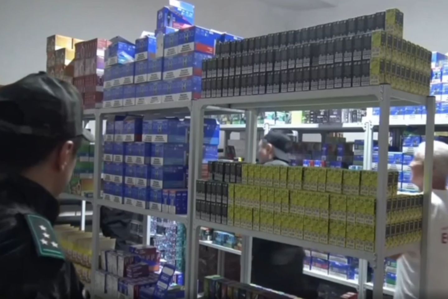 Новости Казахстана / В Казахстане изъяли более 131 тысячи вейпов