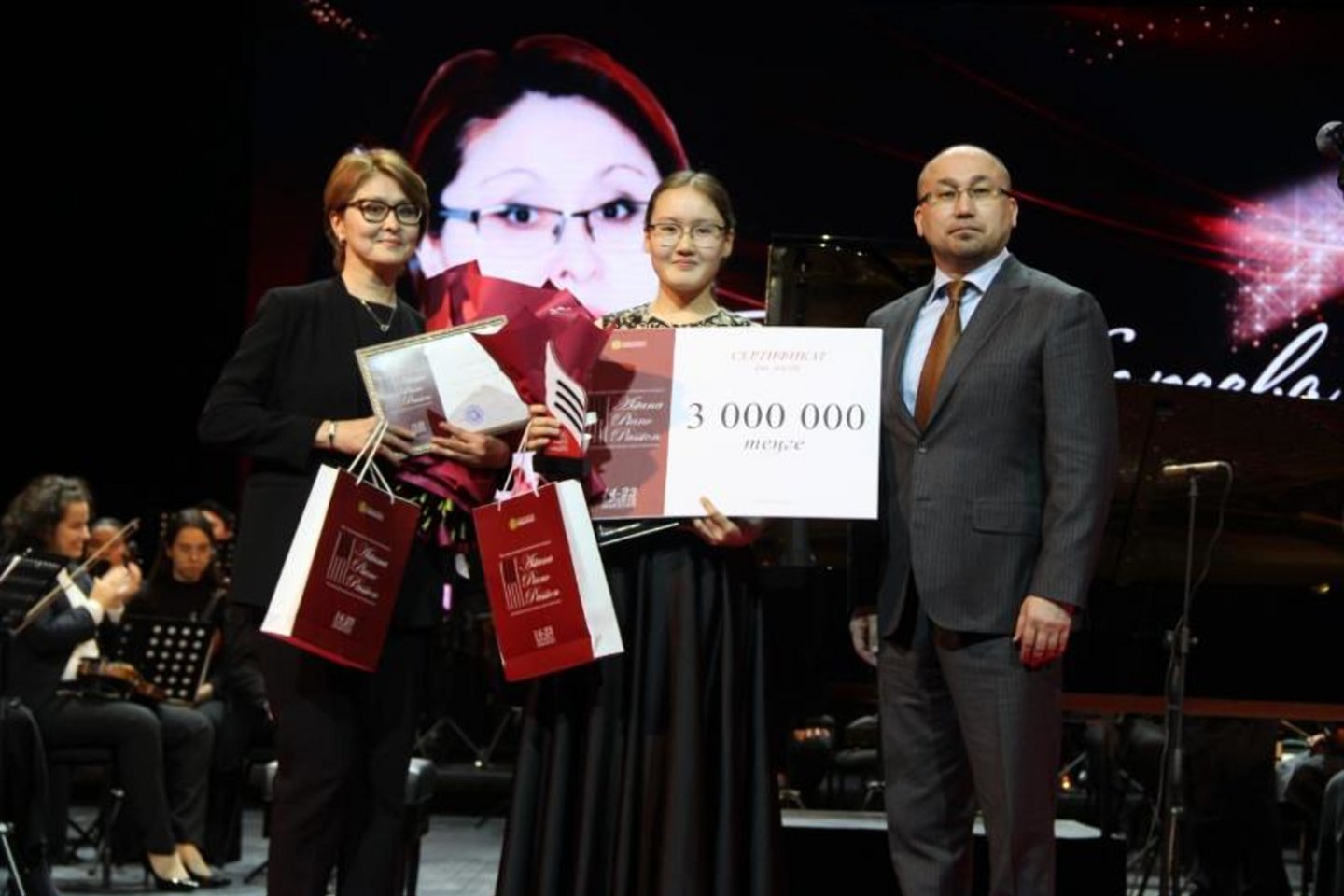Новости Казахстана / Общество в Казахстане / В РК наградили победителей конкурса юных пианистов Astana Piano Passion