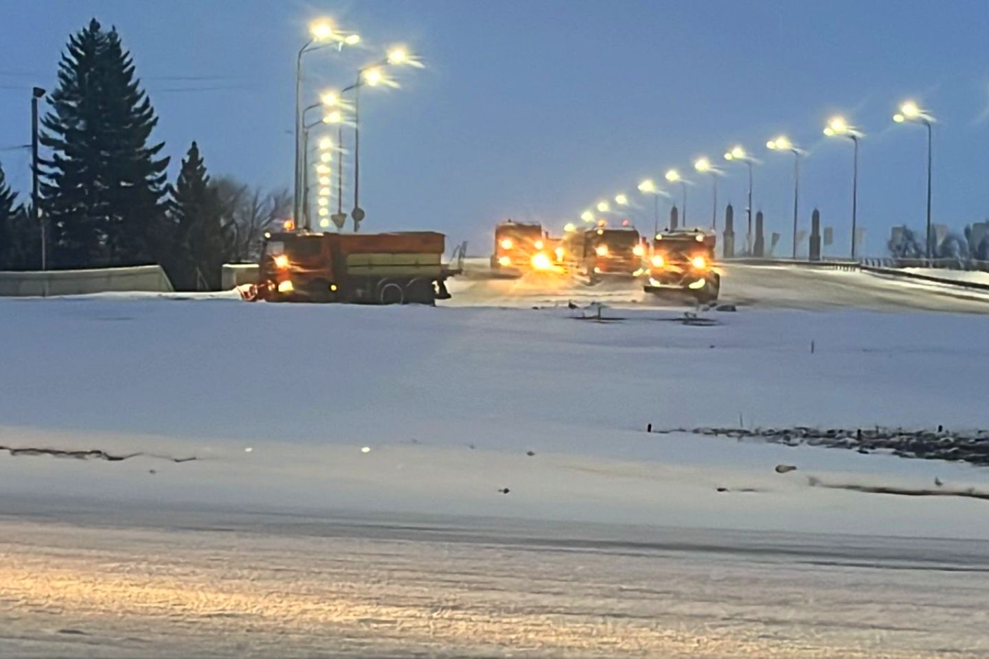 Усть-Каменогорск и ВКО / Усть-Каменогорск / В ночь с 5 на 6 марта коммунальщики подлатали Иртышский мост