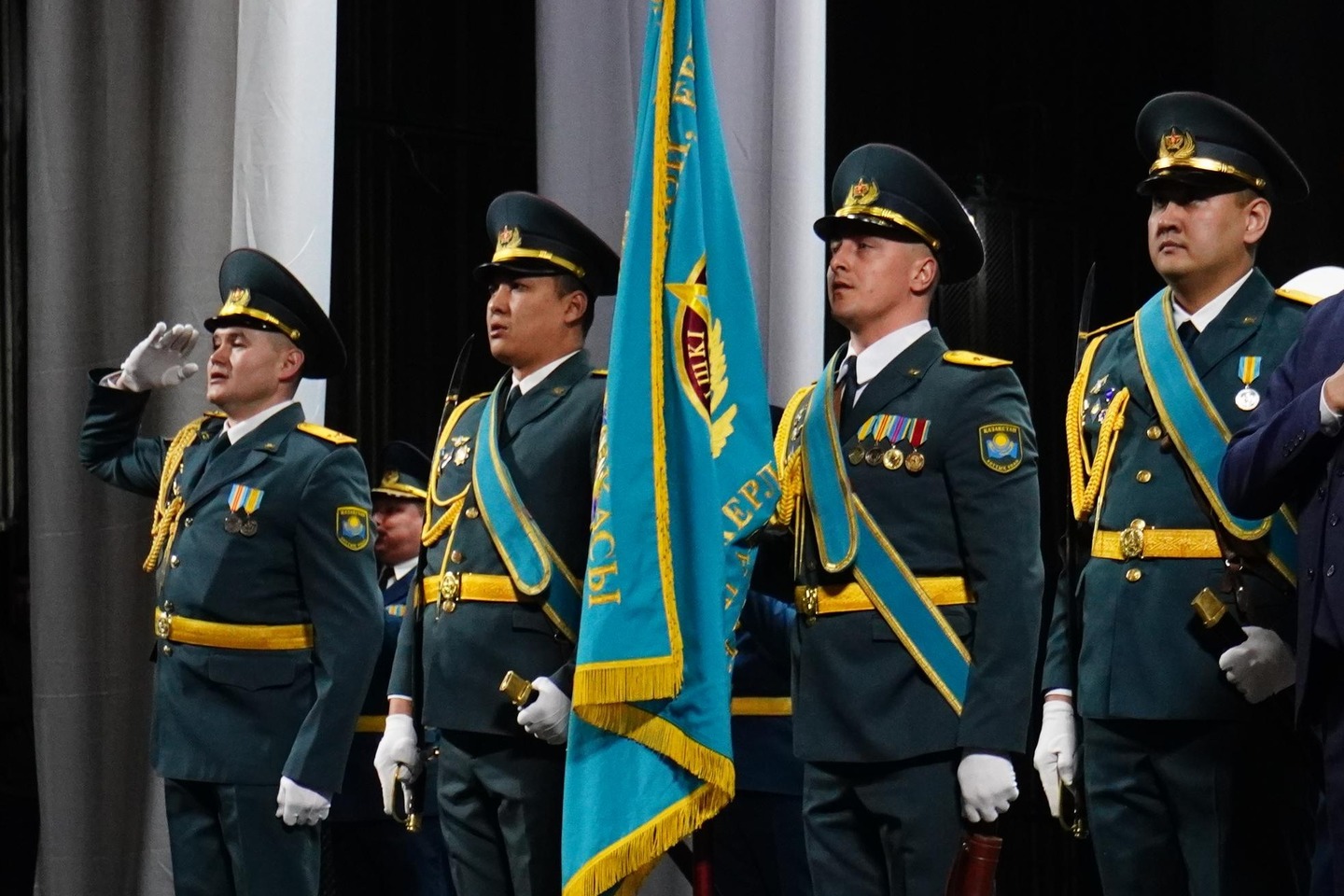 Усть-Каменогорск и ВКО / Өскеменнің тыныштығын күзететін әскери бөлімнің құрылғанына 30 жыл