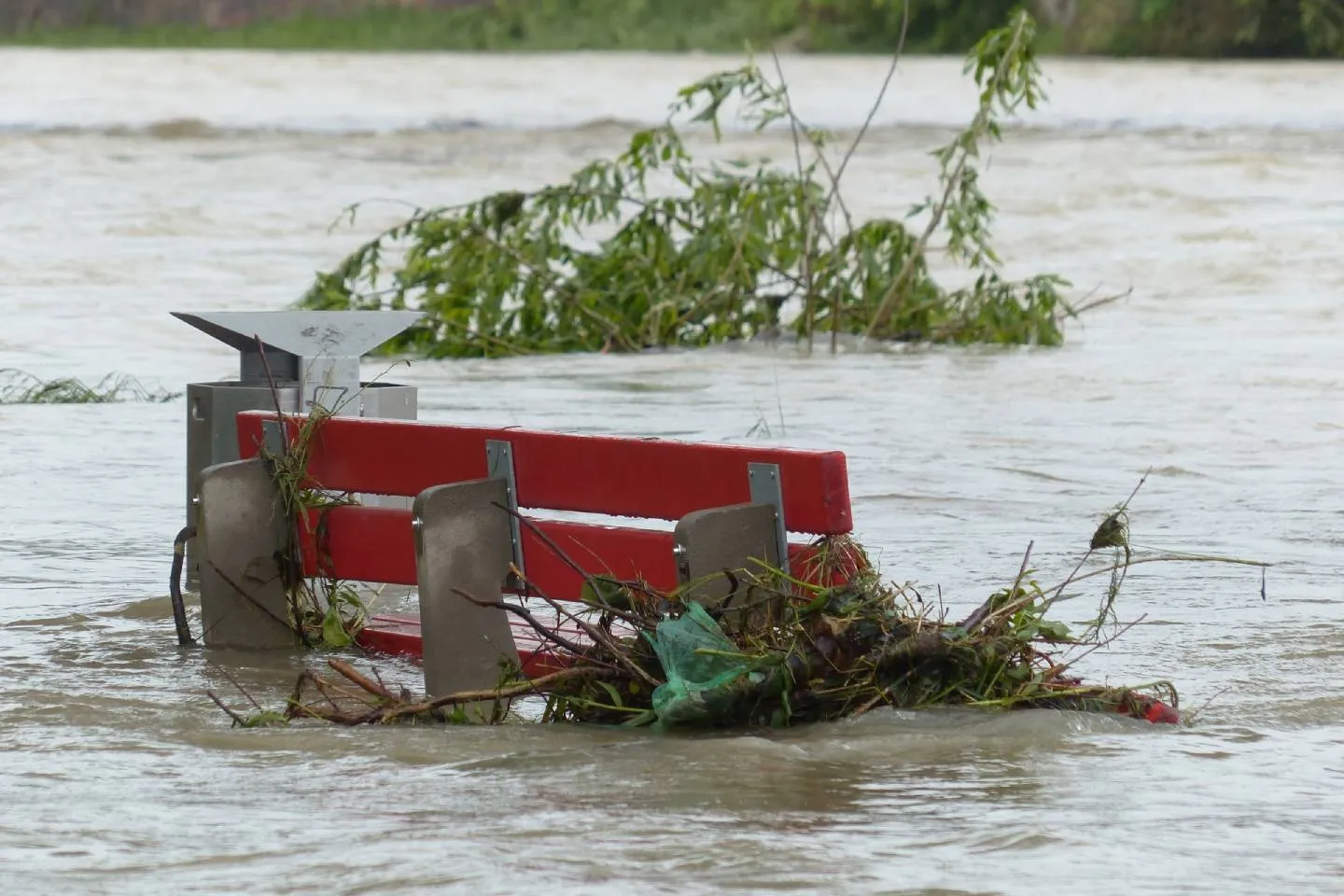 Происшествия в Казахстане и мире / Стихийные бедствия / Наводнения в Словении и Хорватии: есть пострадавшие и погибшие