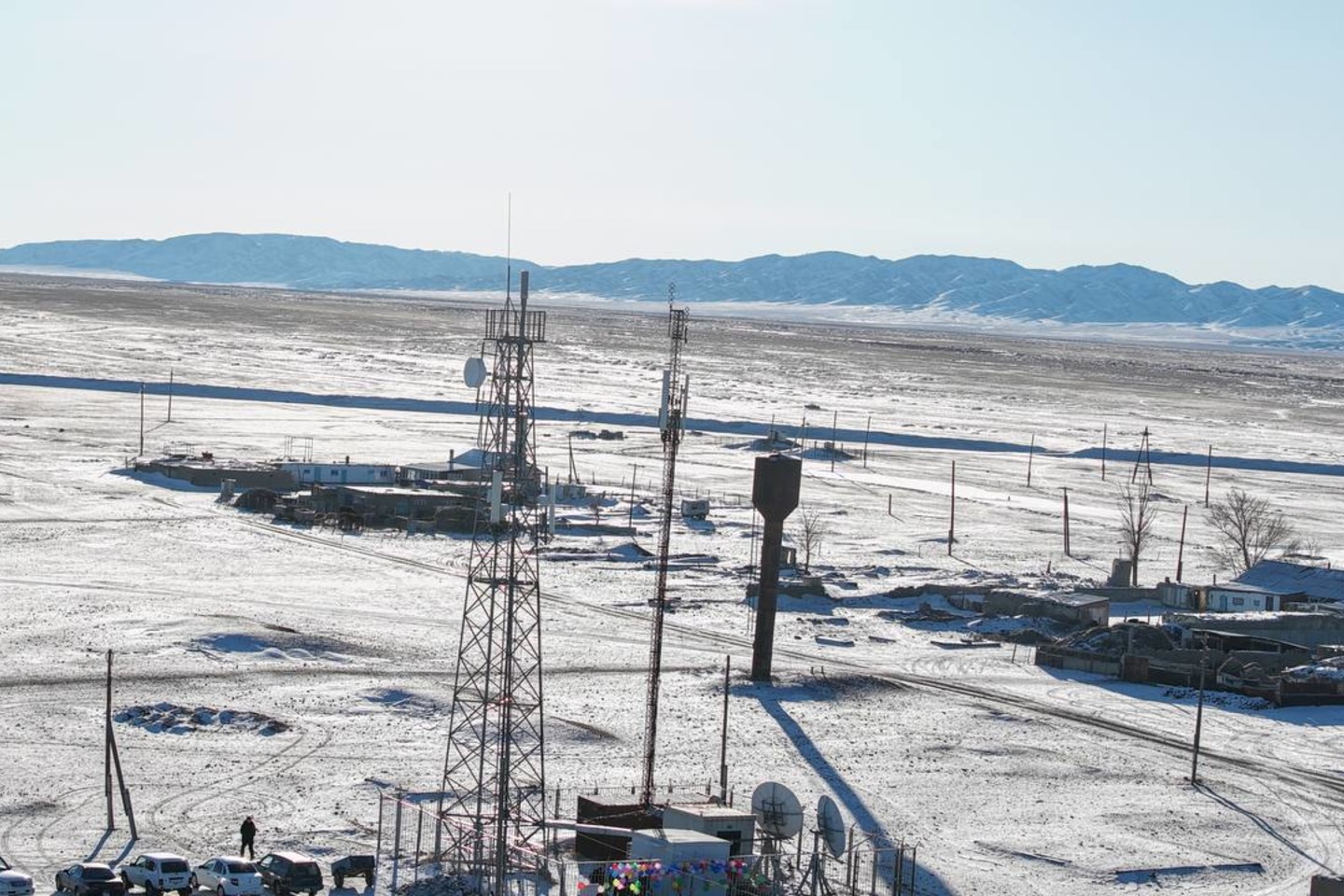 Усть-Каменогорск и ВКО / Зайсан (Зайсанский р-он) / Көптен күткен қуаныш: Шілікті ауылына интернет тартылды