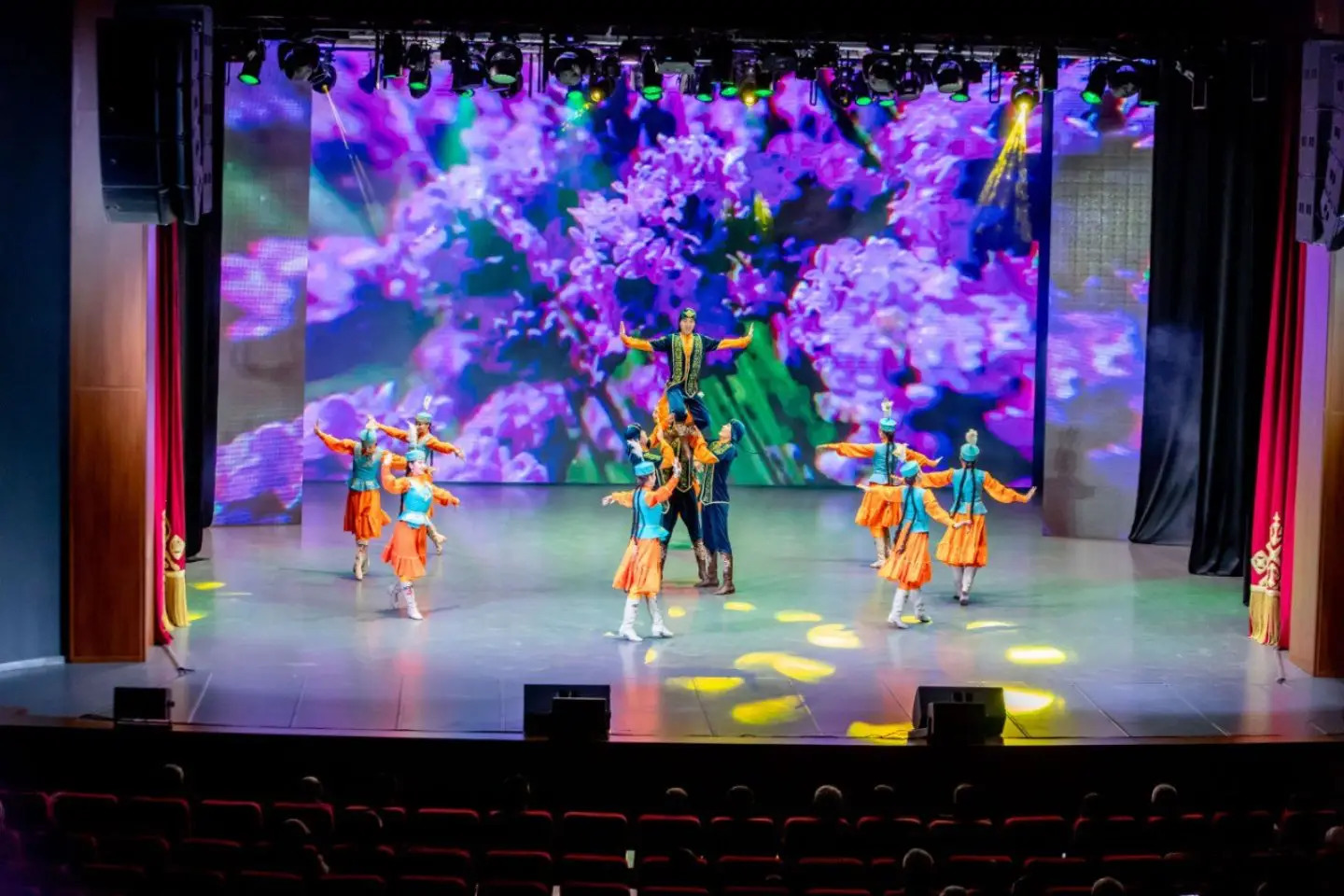 Усть-Каменогорск и ВКО / Осы аптада ШҚО филармониясы қай ауылда ән кешін береді?