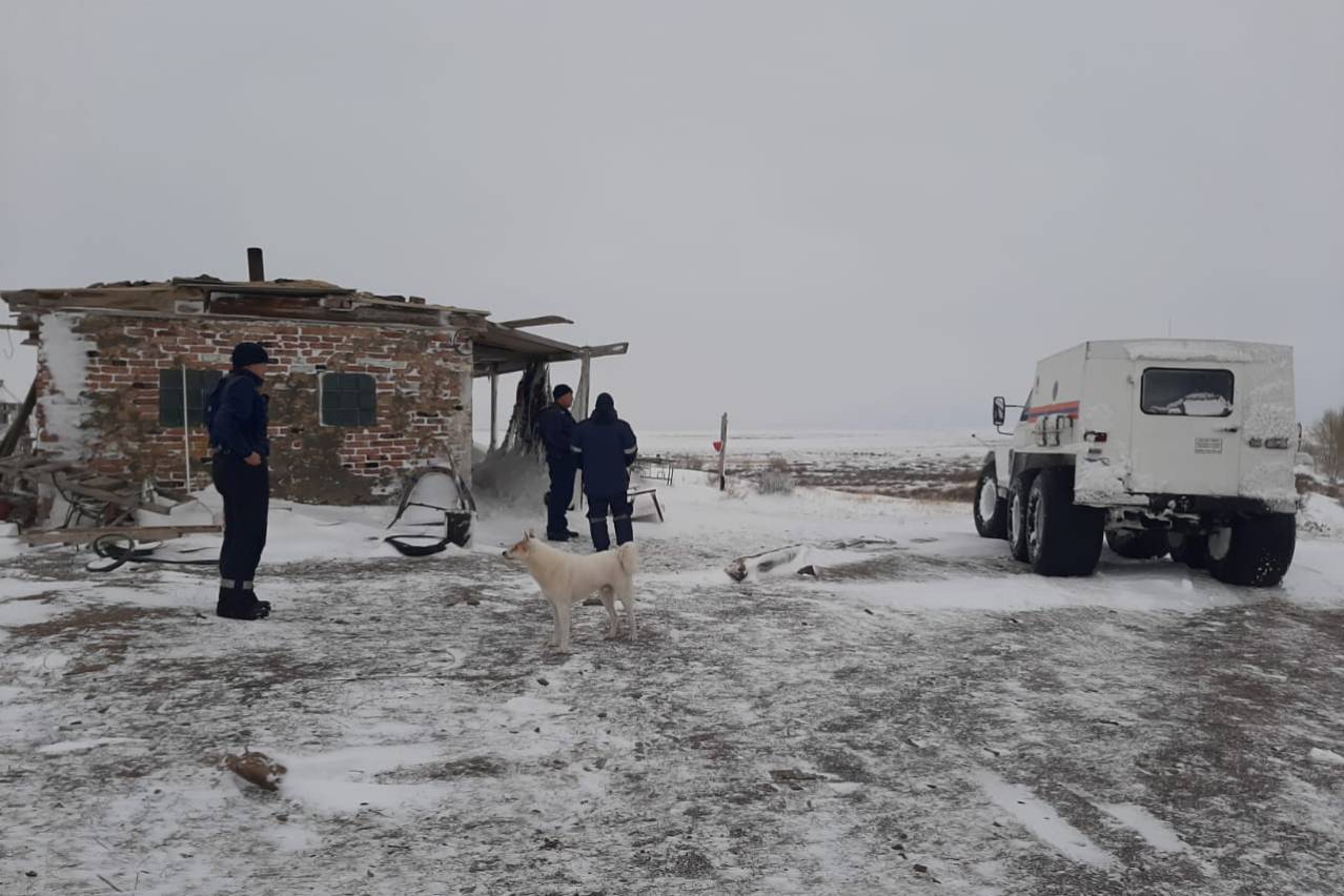 Происшествия в Казахстане и мире / Спасатели пришли на помощь пастухам в Восточном Казахстане