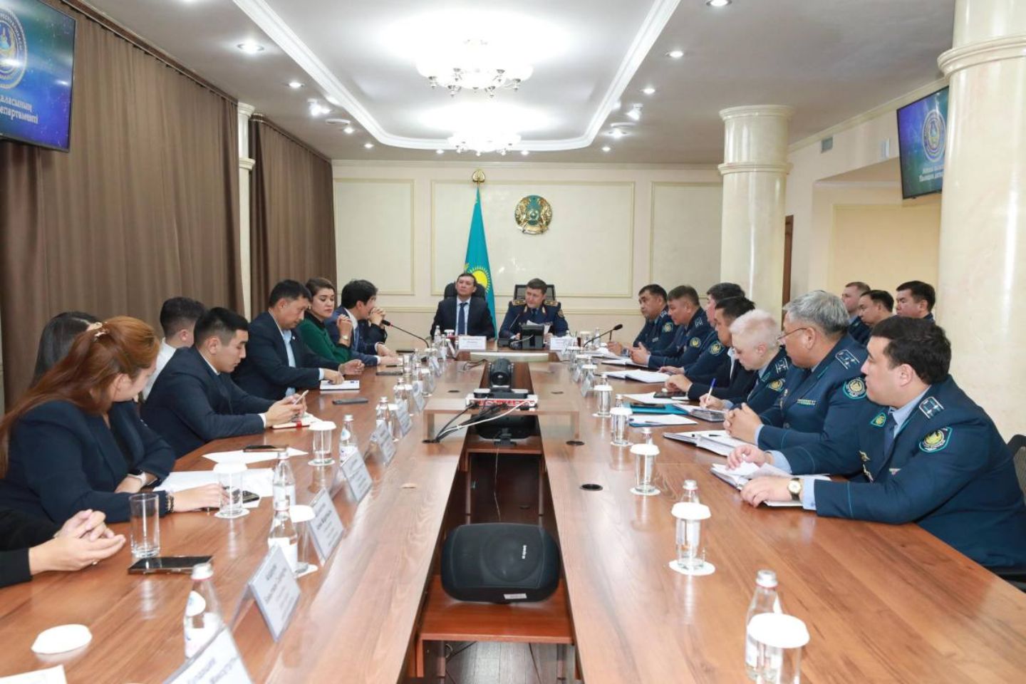 Новости Казахстана / В Астане усилят меры против кальянов, ночного шума и насилия в ночных клубах Новости Казахстана / В Астане усилят меры против кальянов, ночного шума и насилия в ночных клубах