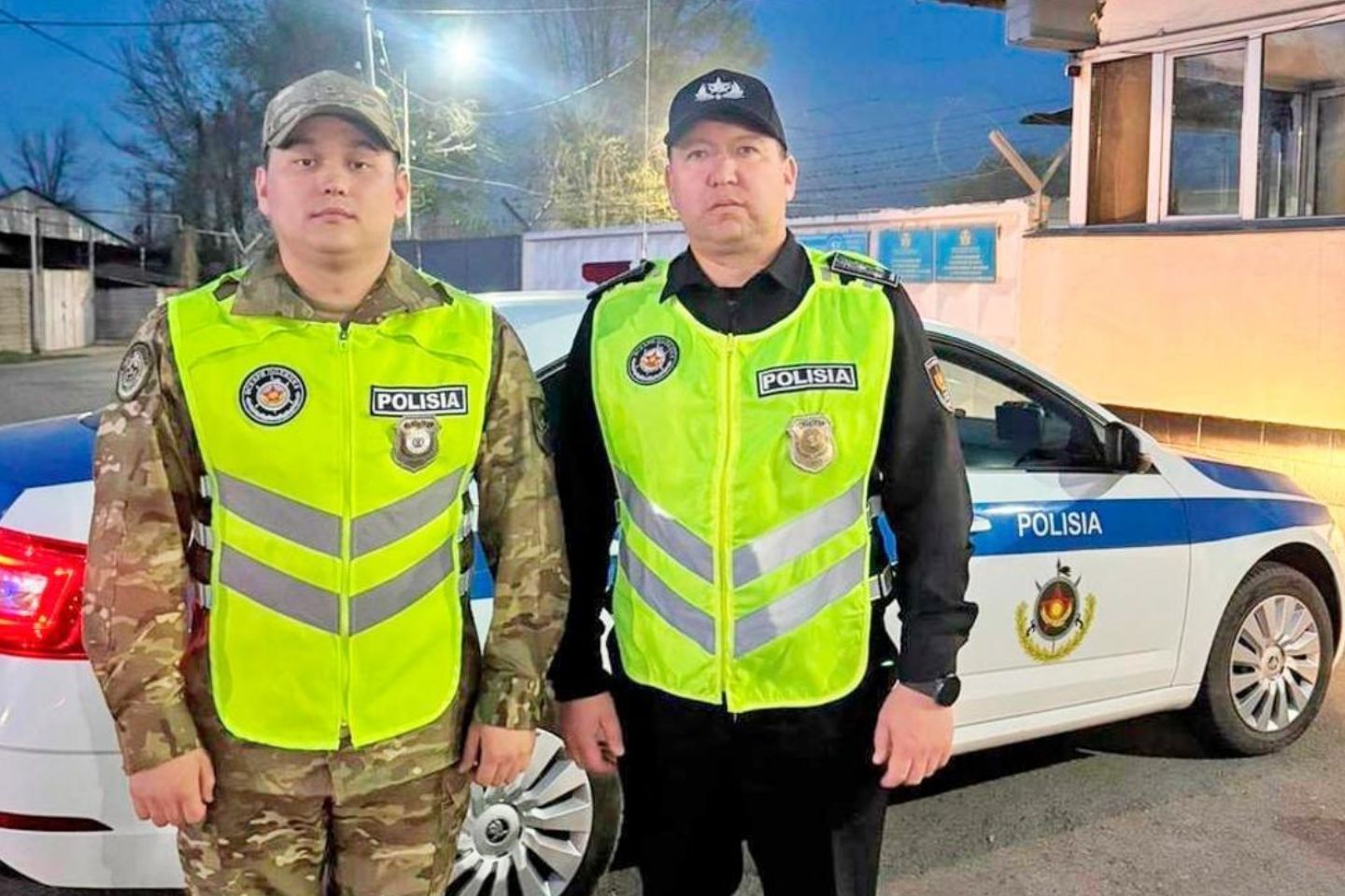 Новости Казахстана / В Алматы вскрыли авто, чтобы спасти ребенка