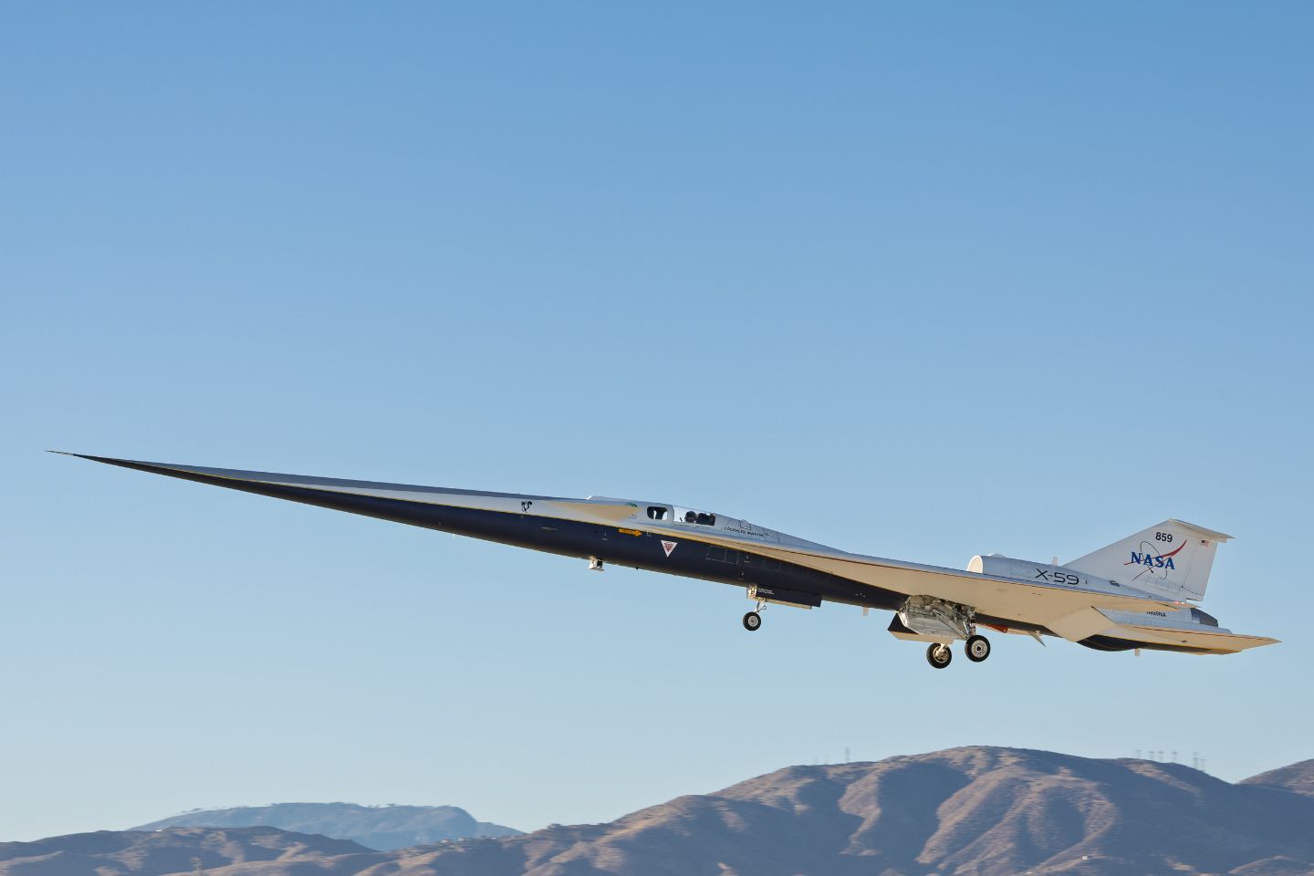 Новости мира / В США успешно испытали экспериментальный самолет Новости мира / В США успешно испытали экспериментальный самолет