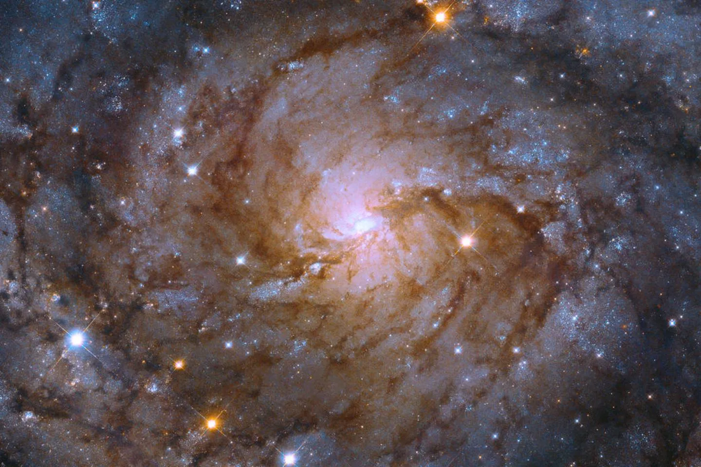 Новости мира / Интересные новости / Благодаря телескопу "Джеймс Уэбб" ученые увидели слияние двух галактик