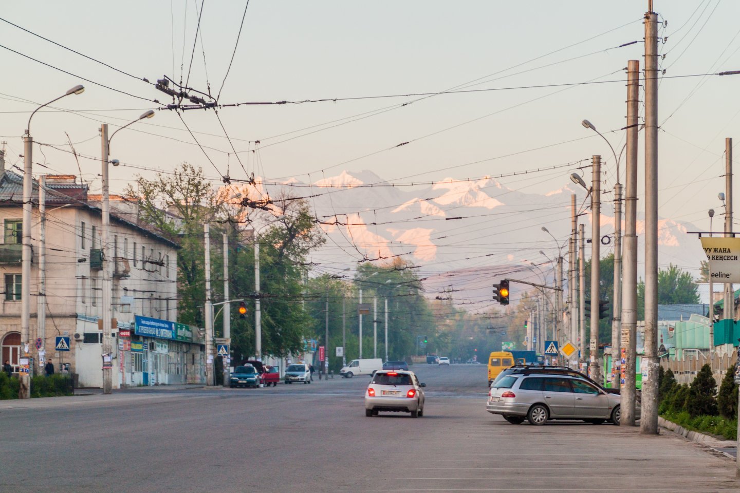 Новости мира / Чиновников пересадили на автобусы в столице Кыргызстана
