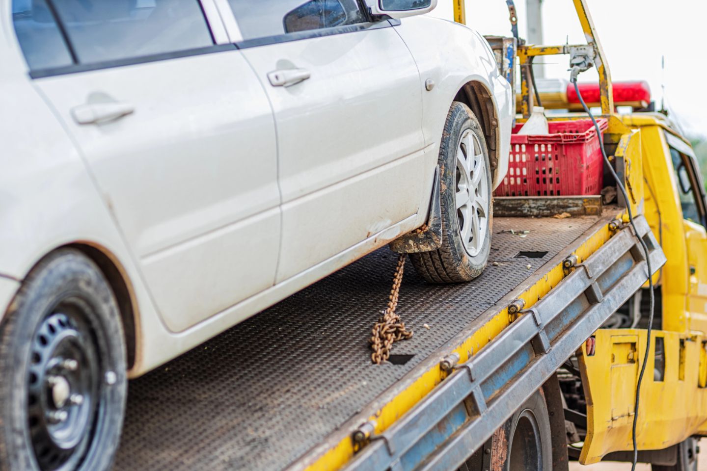 Новости Казахстана / В Павлодаре изъяли Cadillac из-за долга в 34 млн тенге
