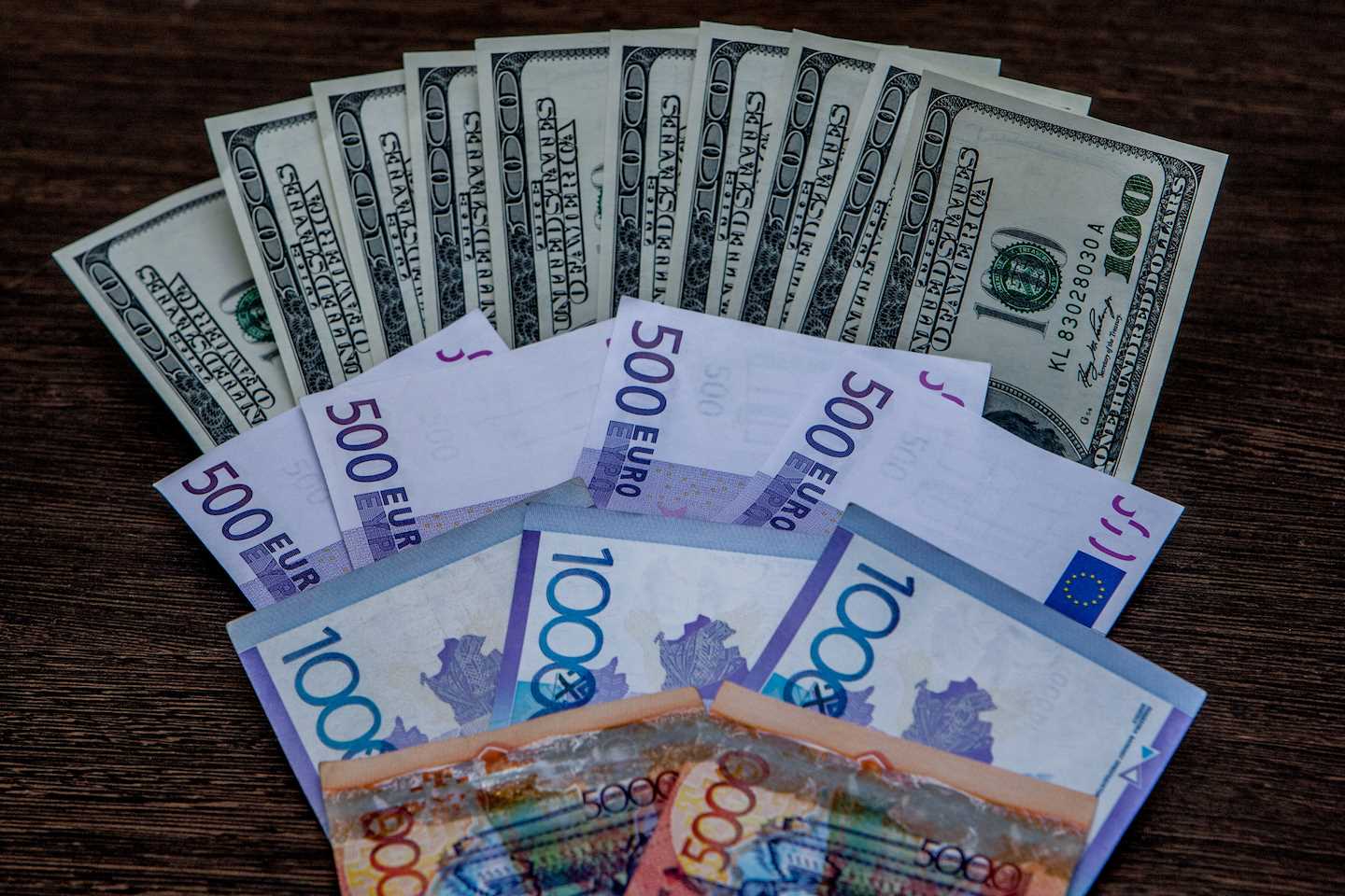 Новости Казахстана / Общество в Казахстане / Стоимость доллара в Казахстане опустилась ниже 500 тенге