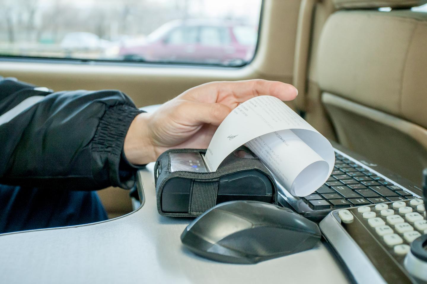 Новости Казахстана / Көші-қон заңнамасын бұзған шетелдіктерге 4,7 млрд теңге айыппұл салынған