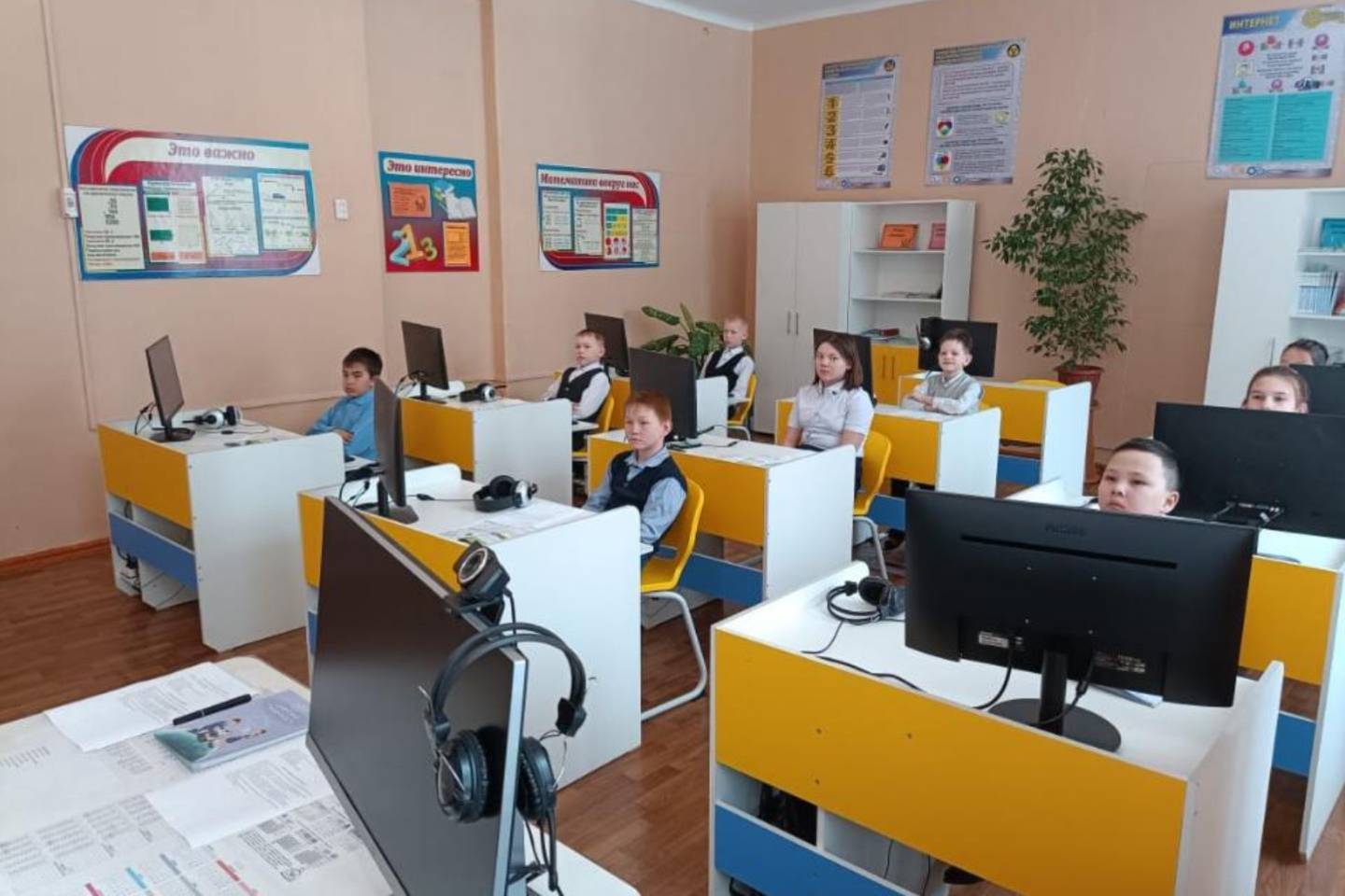 Усть-Каменогорск и ВКО / Ко Дню независимости в ВКО открылась новая комфортная школа на 100 мест