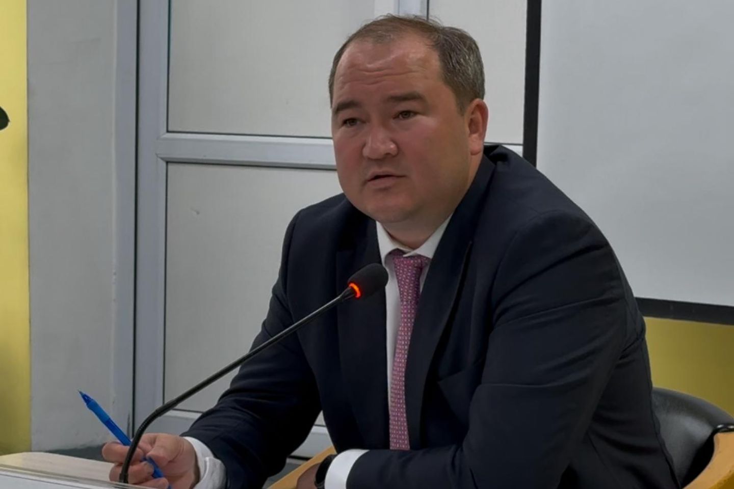 Усть-Каменогорск и ВКО / Жители поселка Левый Берег озвучили свои проблемы акиму Усть-Каменогорска Усть-Каменогорск и ВКО / Жители поселка Левый Берег озвучили свои проблемы акиму Усть-Каменогорска