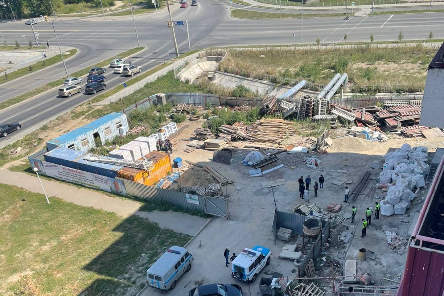Происшествия в Казахстане и мире / Рабочий разбился на стройке в Левобережном районе Усть-Каменогорска