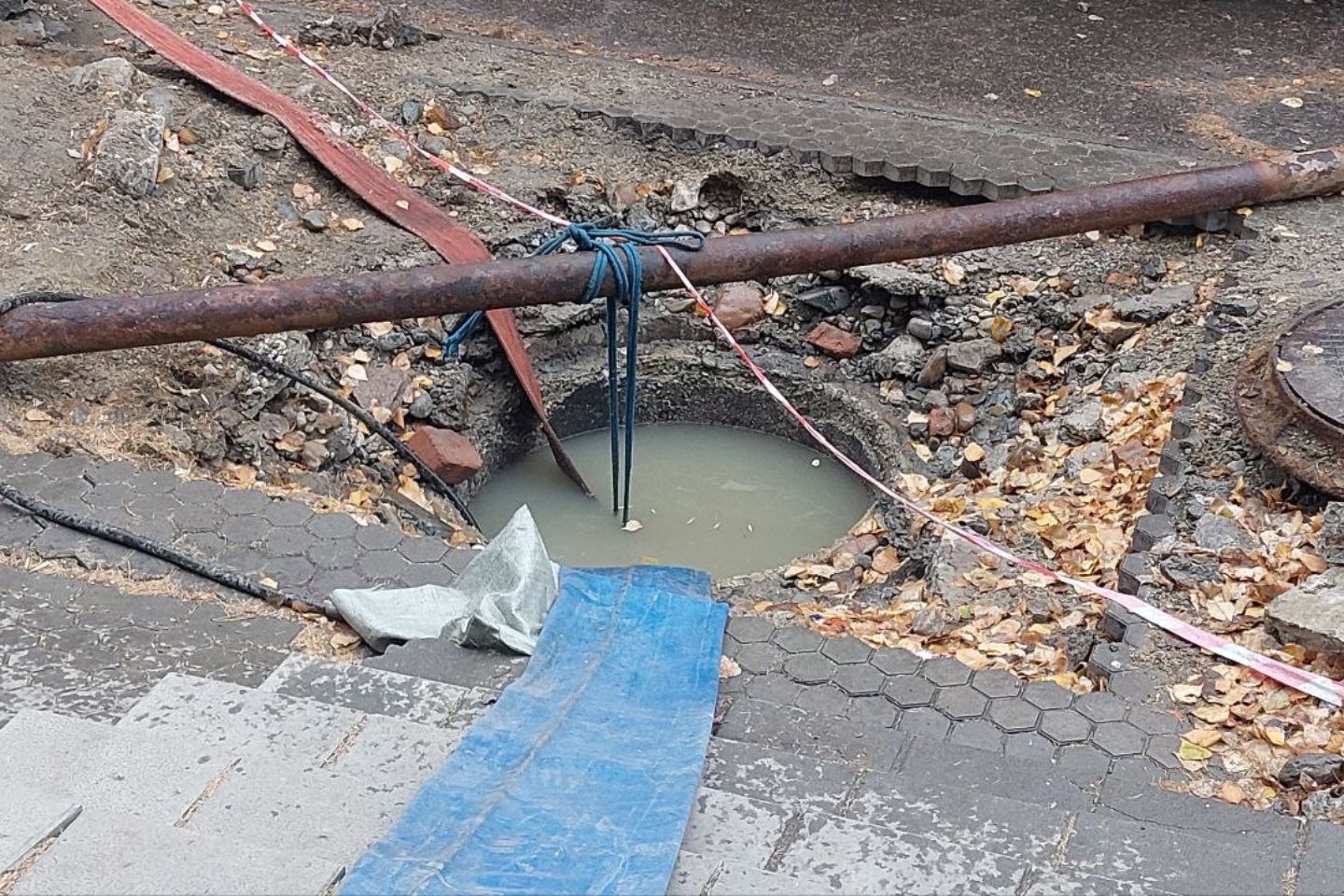 Усть-Каменогорск и ВКО / Усть-Каменогорск / Канализационное амбре дошло до детского сада на набережной имени Славского Усть-Каменогорск и ВКО / Усть-Каменогорск / Канализационное амбре дошло до детского сада на набережной имени Славского