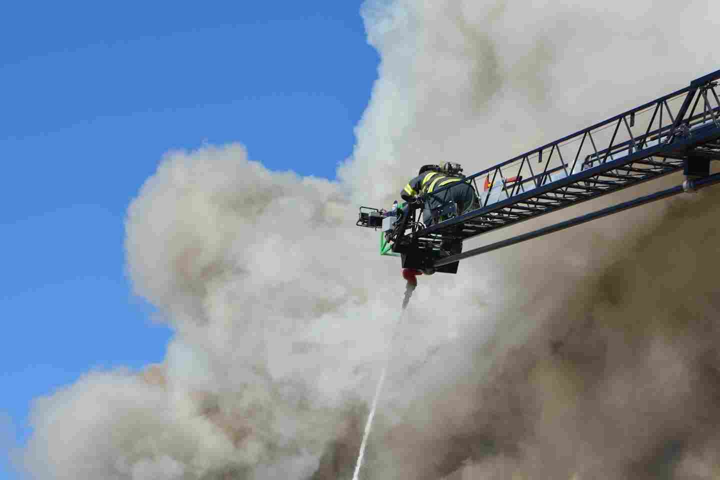 Новости Казахстана / Общество в Казахстане / Пожар тушили в гостинице в Атырау Новости Казахстана / Общество в Казахстане / Пожар тушили в гостинице в Атырау