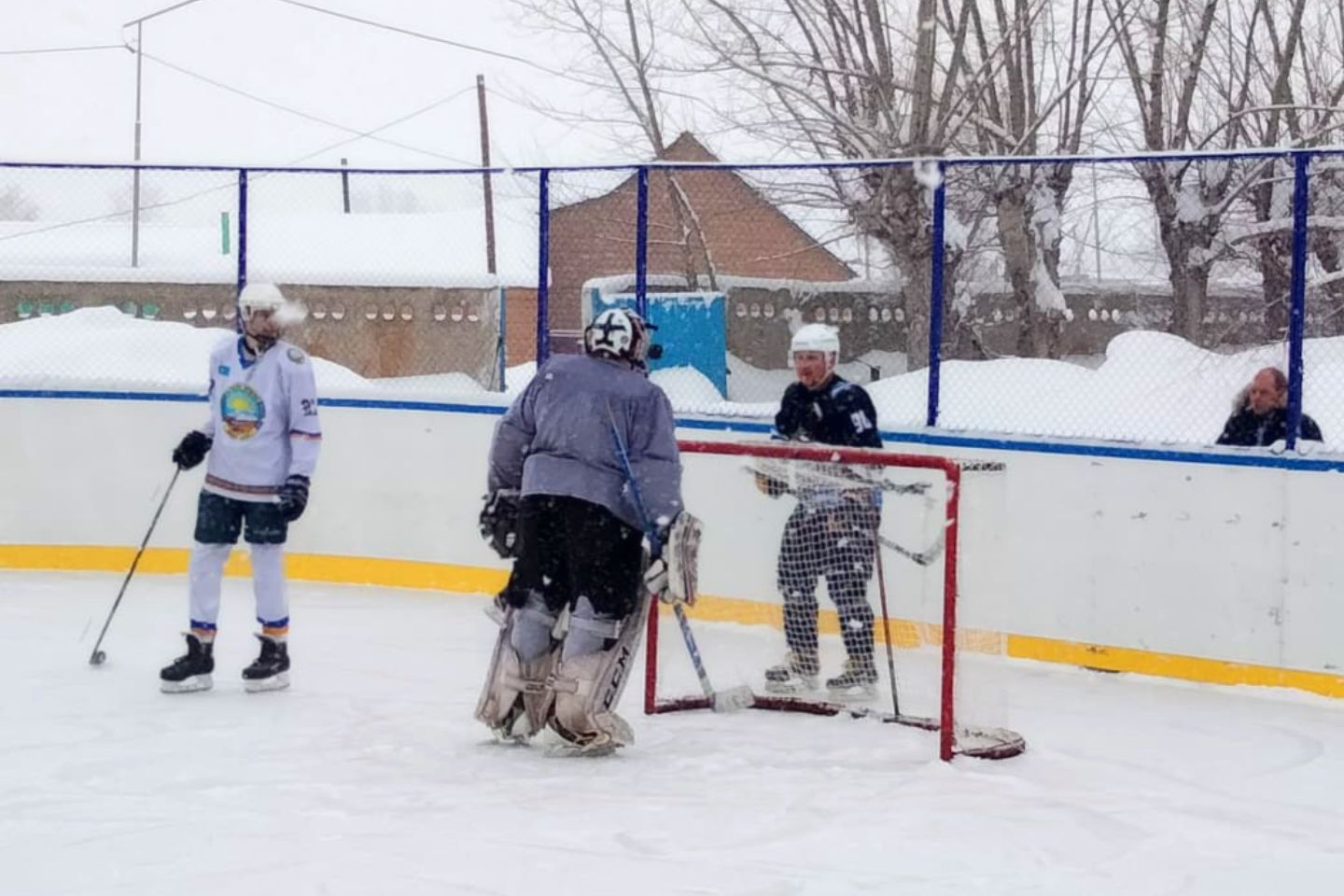 Усть-Каменогорск и ВКО / 22 хоккейных коробки есть в Глубоковском районе, еще три откроют в этом году