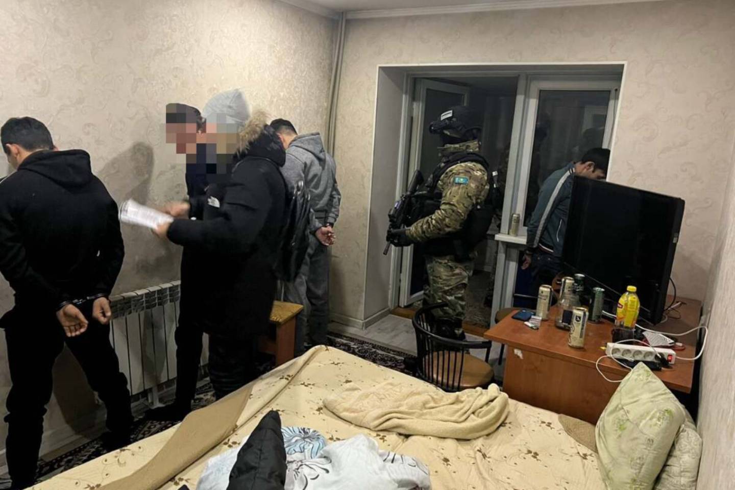 Происшествия в Казахстане и мире / Криминальные новости / Полицейские задержали группу квартирных воров в Алматы