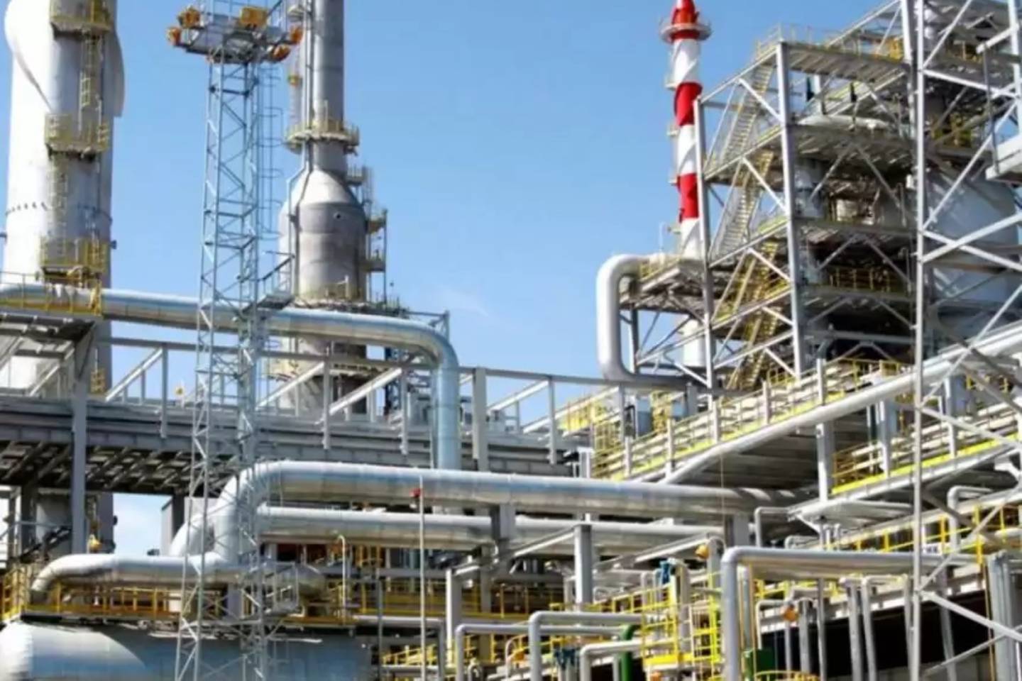 Происшествия в Казахстане и мире / Криминальные новости / Хищение на миллиард тенге с Шымкентского НПЗ расследуют полицейские