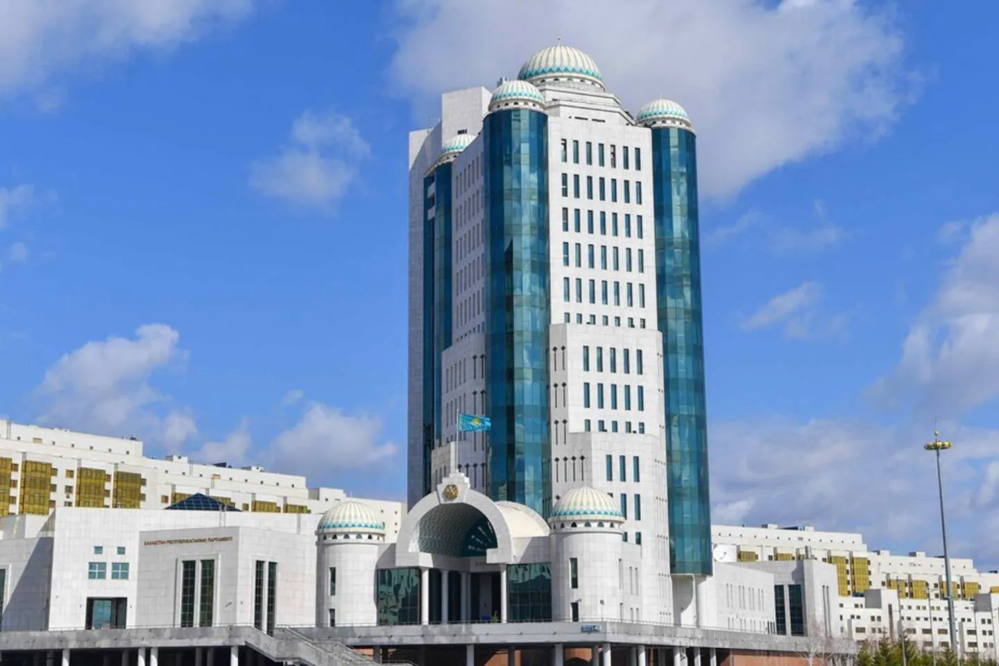Новости Казахстана / Общество в Казахстане / Спецсоцвыплаты: в верхней палате парламента РК одобрили поправки