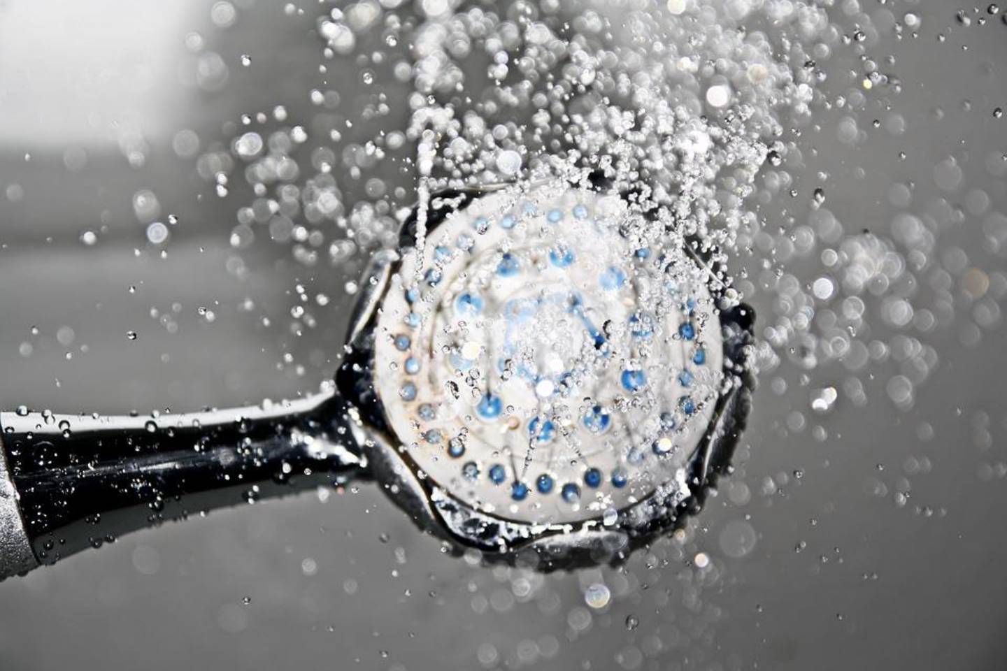 Новости мира / Интересные новости / В целях экономии воды жители Британии будут принимать душ чуть быстрее