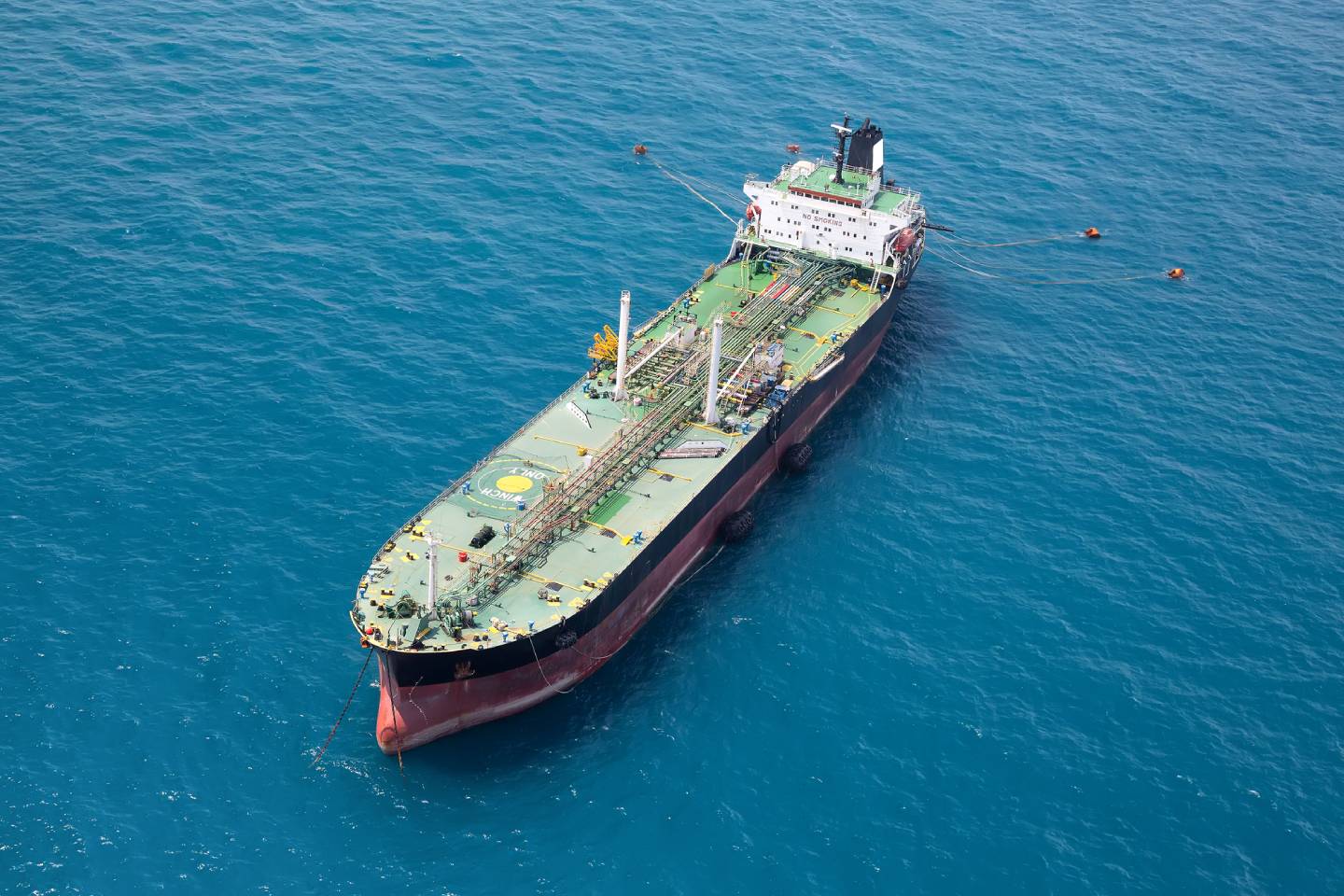 Новости мира / Интересные новости / Нефтяной танкер сломался на пути из России в Китай
