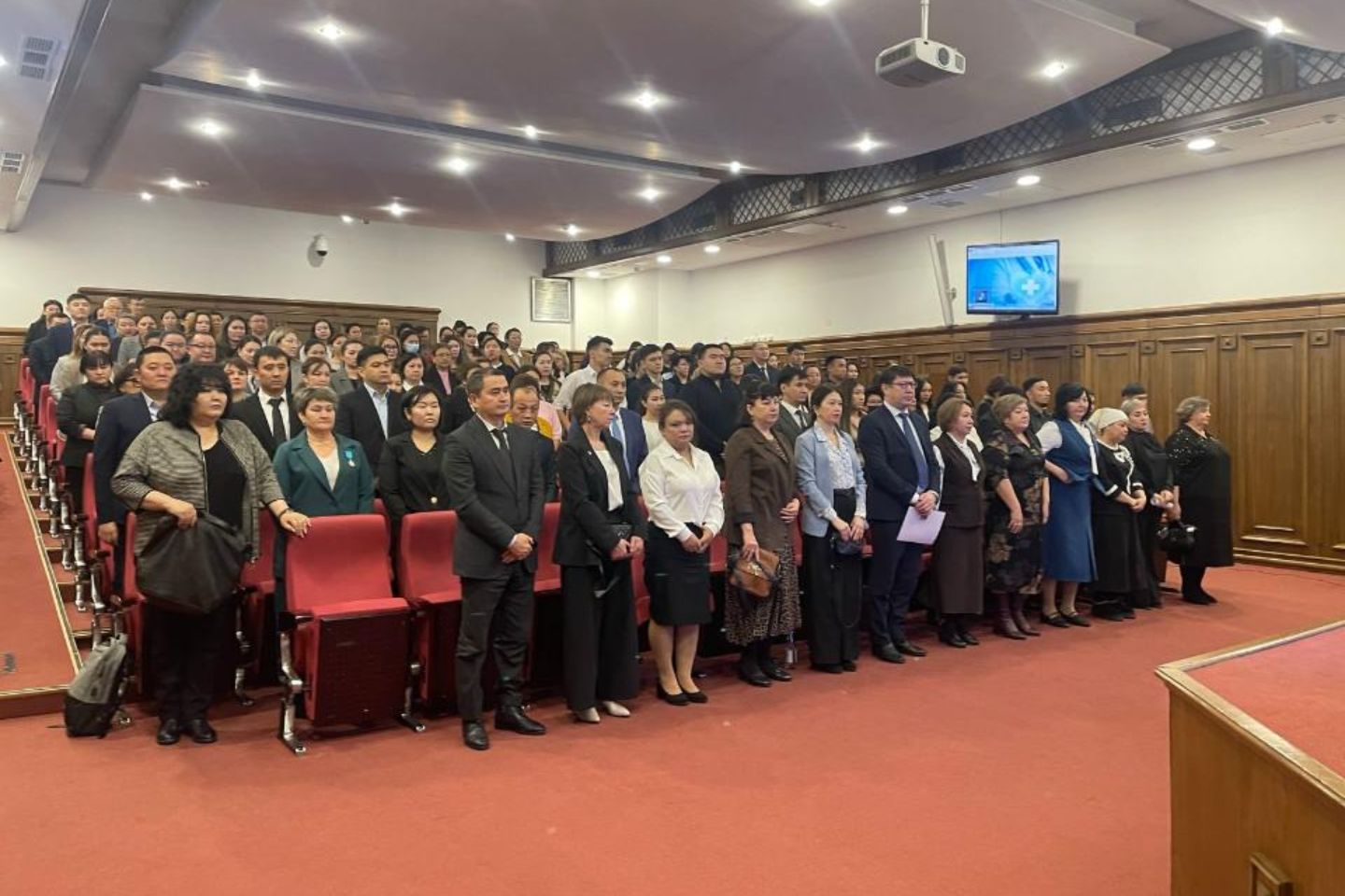 Новости Казахстана / 24 врача скорой помощи получили ведомственные награды за профессионализм в РК