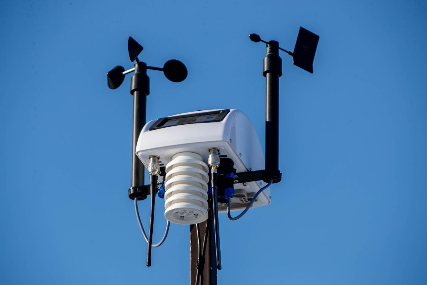 Усть-Каменогорск и ВКО / Өскемендегі кәсіпорын экологиялық талаптарды бұзып, ауаны ластаған Усть-Каменогорск и ВКО / Өскемендегі кәсіпорын экологиялық талаптарды бұзып, ауаны ластаған