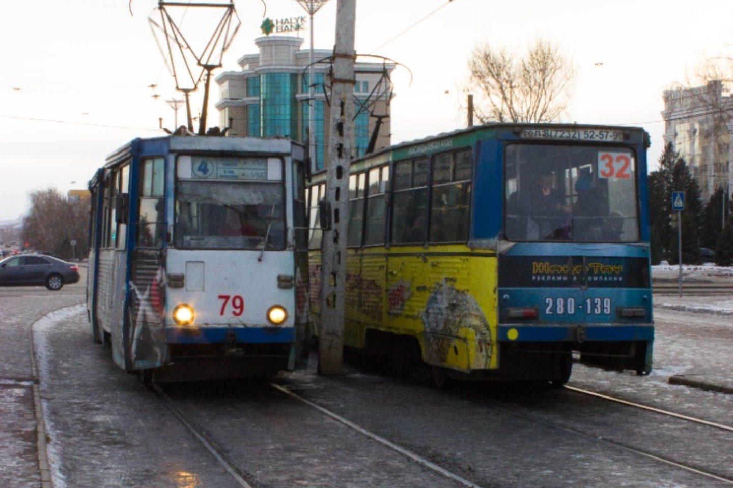 Происшествия в Казахстане и мире / Пять трамваев образовали затор в Усть-Каменогорске