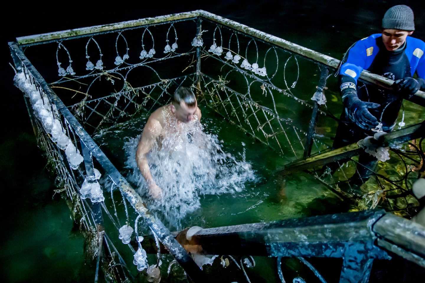 Новости мира / Интересные новости / Правильно готовиться к крещенским купаниям советуют врачи