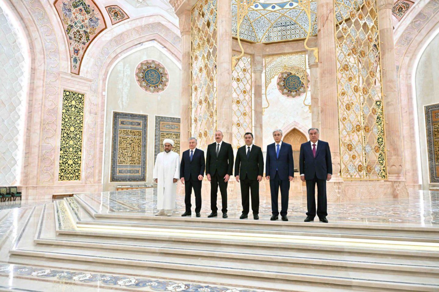 Новости Казахстана / Политика в Казахстане / Главы стран Центральной Азии и Азербайджана посетили Центр исламской цивилизации Новости Казахстана / Политика в Казахстане / Главы стран Центральной Азии и Азербайджана посетили Центр исламской цивилизации