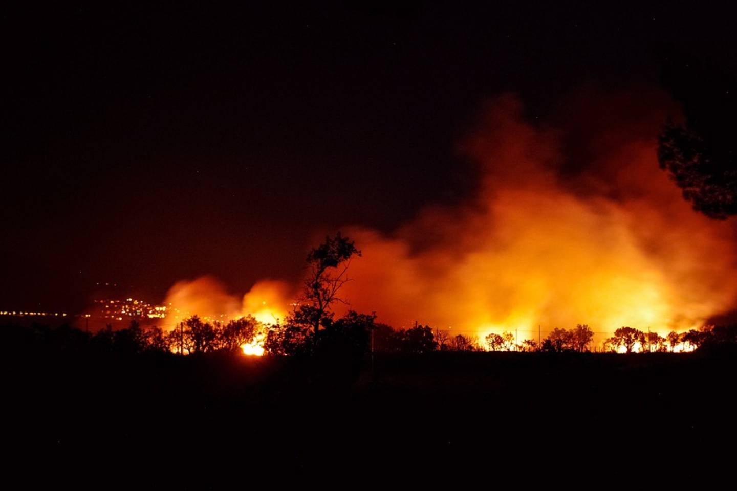 Новости мира / Интересные новости / Причиной страшного пожара в Костанайской области мог стать человеческий фактор