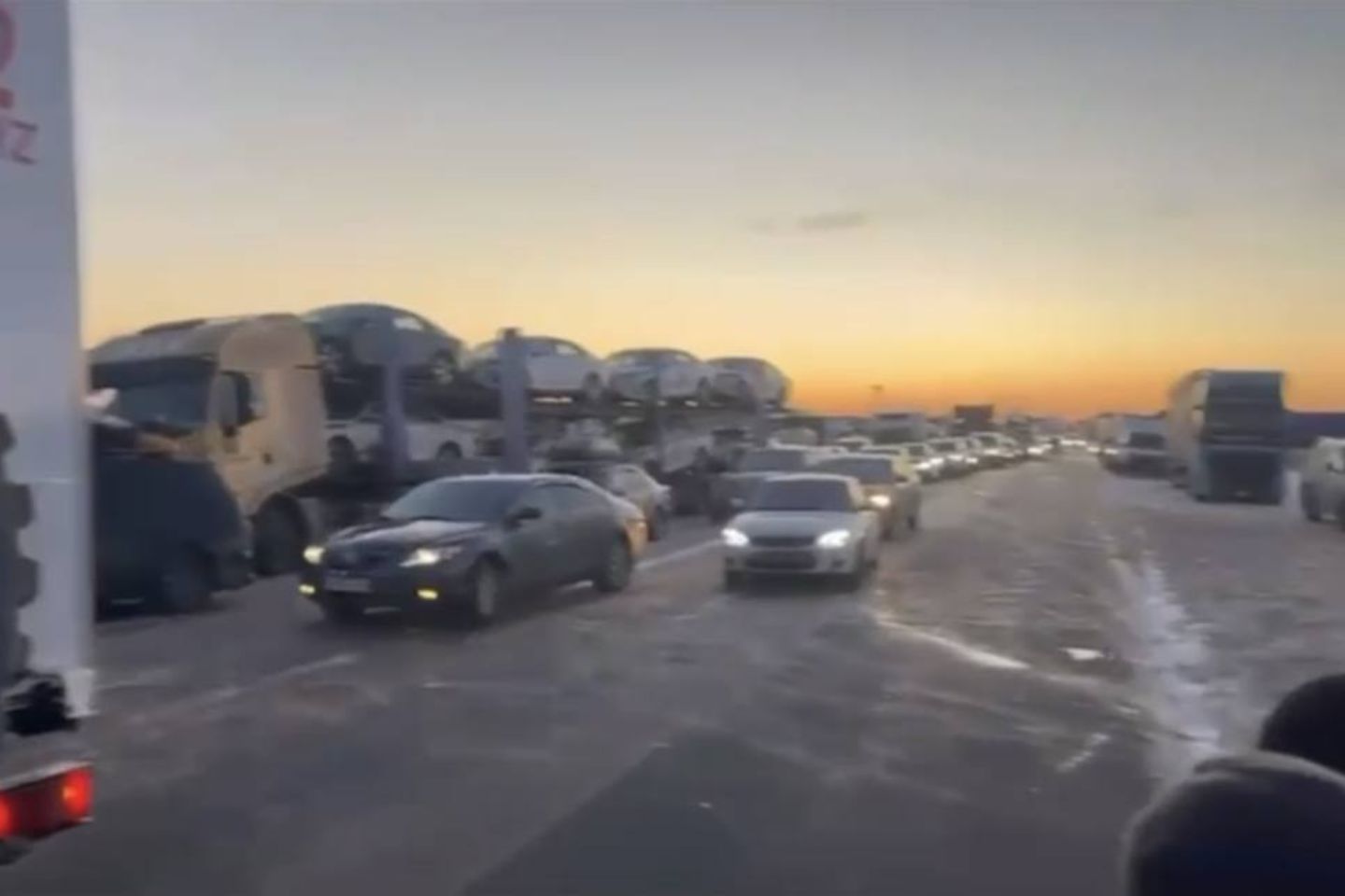 Новости Казахстана / Более 1,5 тыс. авто застряли на дорогах Актюбинской области из-за бурана Новости Казахстана / Более 1,5 тыс. авто застряли на дорогах Актюбинской области из-за бурана