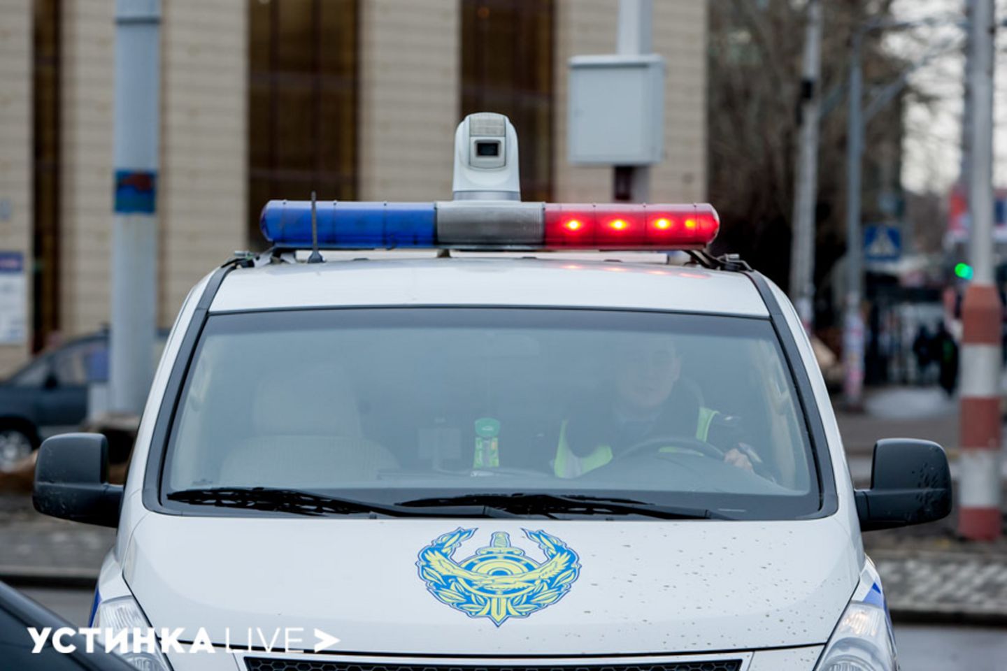 Усть-Каменогорск и ВКО / В Восточном Казахстане патрульные пришли на помощь водителю с инсультом