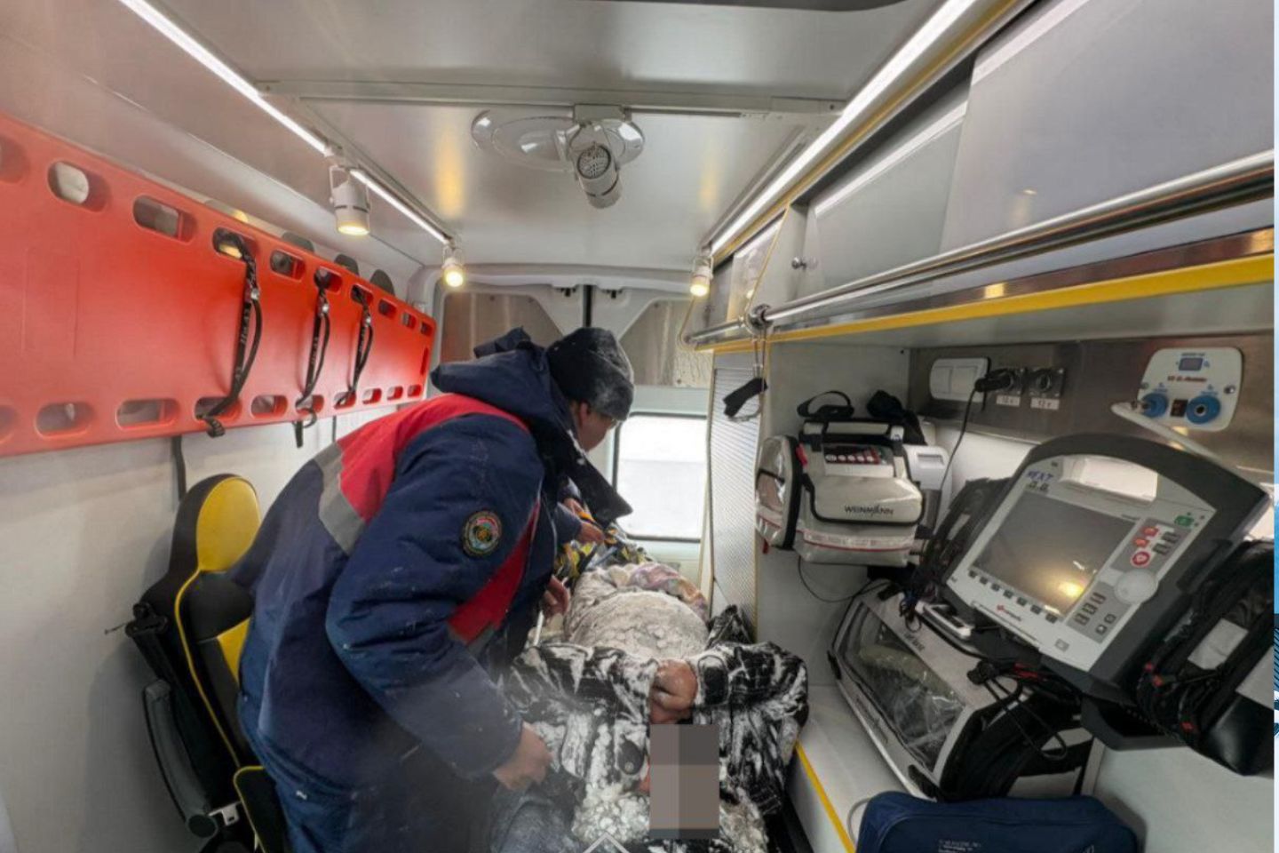 Новости Казахстана / МЧС РК эвакуировало 407 человек с трасс Карагандинской области за сутки