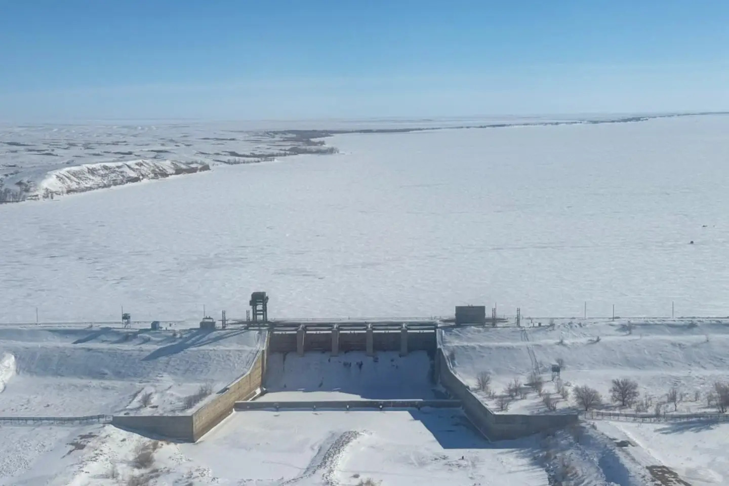 Усть-Каменогорск и ВКО / ШҚО әкімі өзендердегі су деңгейін тәулік бойы бақылауды тапсырды